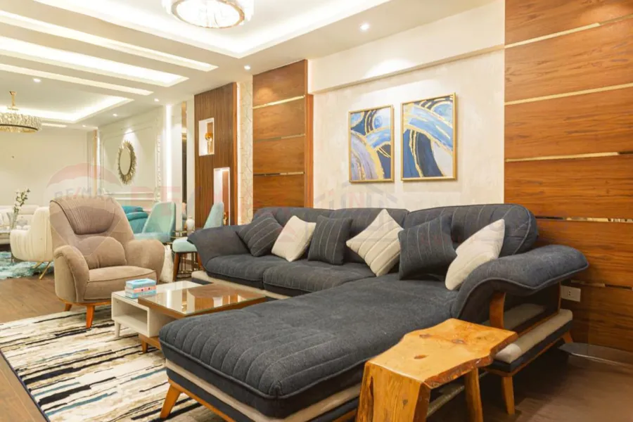 شقة للبيع 195 م كفر عبده (ميدان سانت جيني)