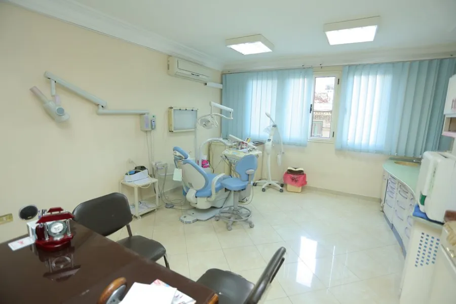 عيادة للبيع 60م سبورتنج (أمام نادي سبورتنج)