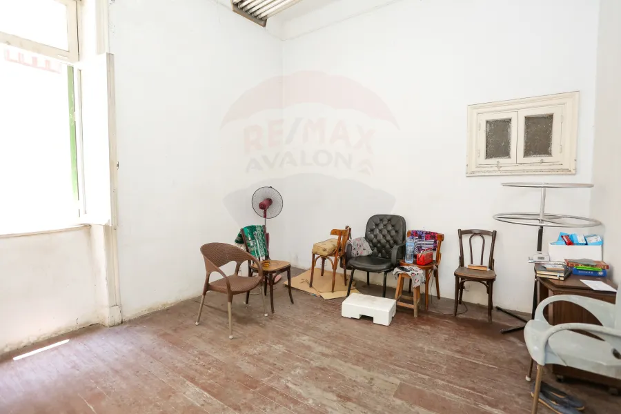 Mezzanine 400m for rent Camp Chezar (Port Saied St.)