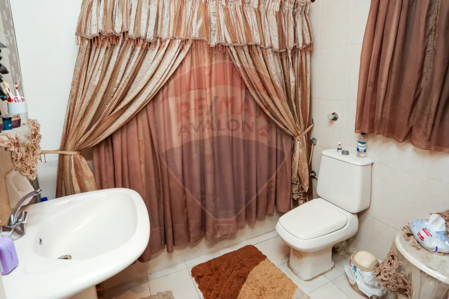 شقة للبيع 125 م كفر عبده (ش خليل الخياط)