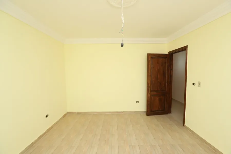 Apartment For Sale 164m El-Seyouf (Moustafa Kamel St.-Steps From Carrefour City Light )