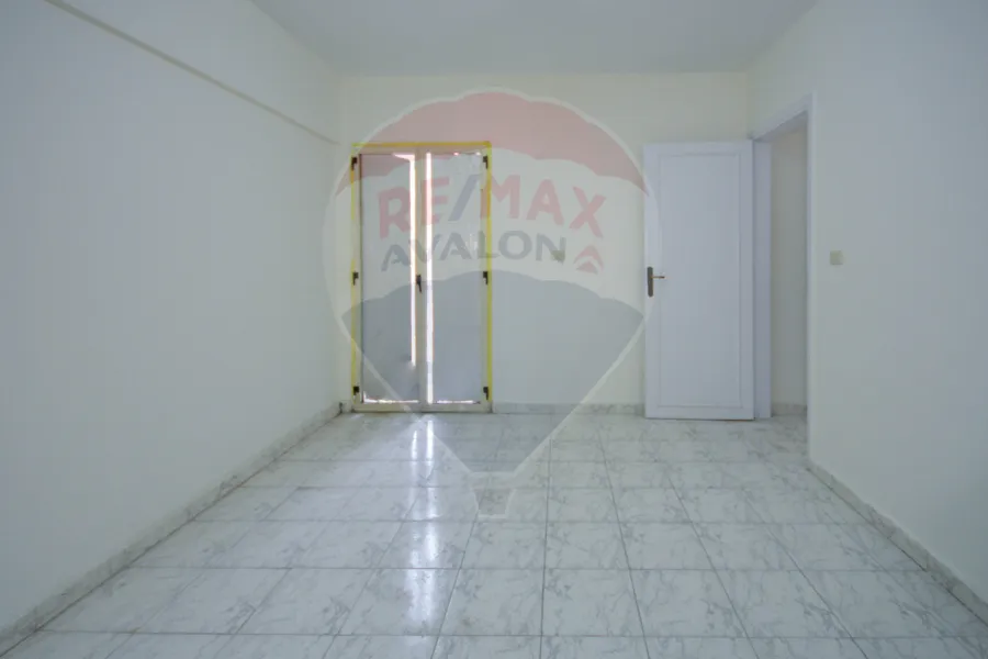 شقة للإيجار 116 م السيوف (ش مصطفي كامل)