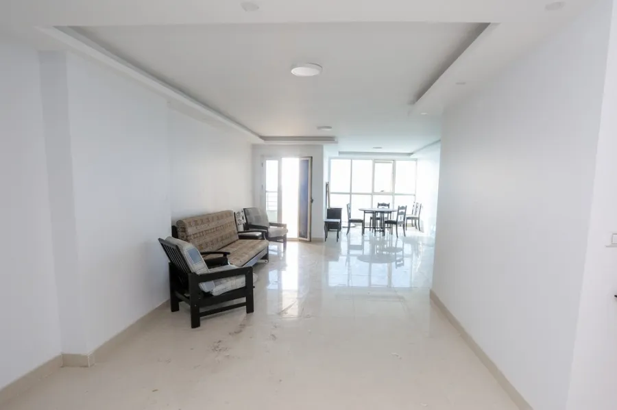 شقة للبيع 130م كامب شيزار- على البحر مباشرة