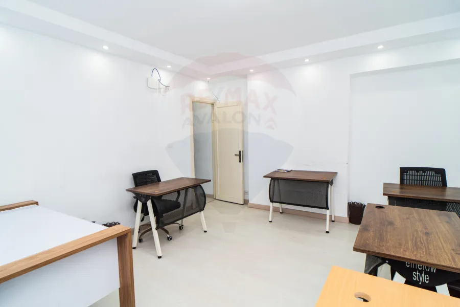 Administrative headquarters for sale 260 m Gleem (in front of the digestive system hospital)