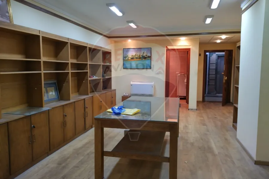 مقر اداري للايجار 65 م سموحة (متفرع من ش فوزي معاذ)