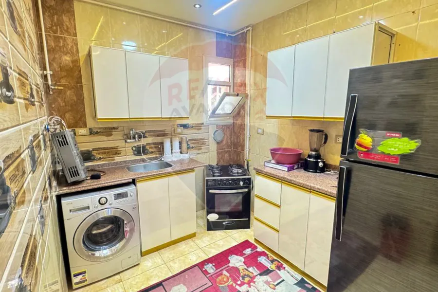 شقة للايجار المفروش 180 م  ميامي (ش اسكندر ابراهيم)