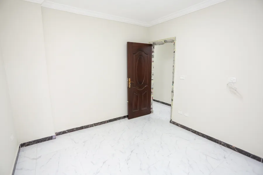 شقة للبيع 135 م السيوف (ش احمد بن حنبل متفرع من جميله بو حريد )