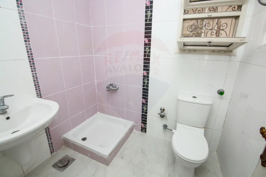 شقة للبيع 210 م سموحة ( ش ادمون فريمون ) - أول سكن