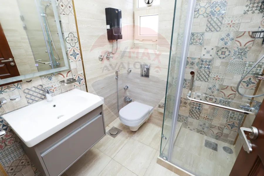 شقة للبيع 155 م سموحة (ش فوزي معاذ الرئيسي)