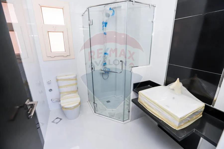 standalon Villa for Sale 418 m King Marriott (jiwar Compound)