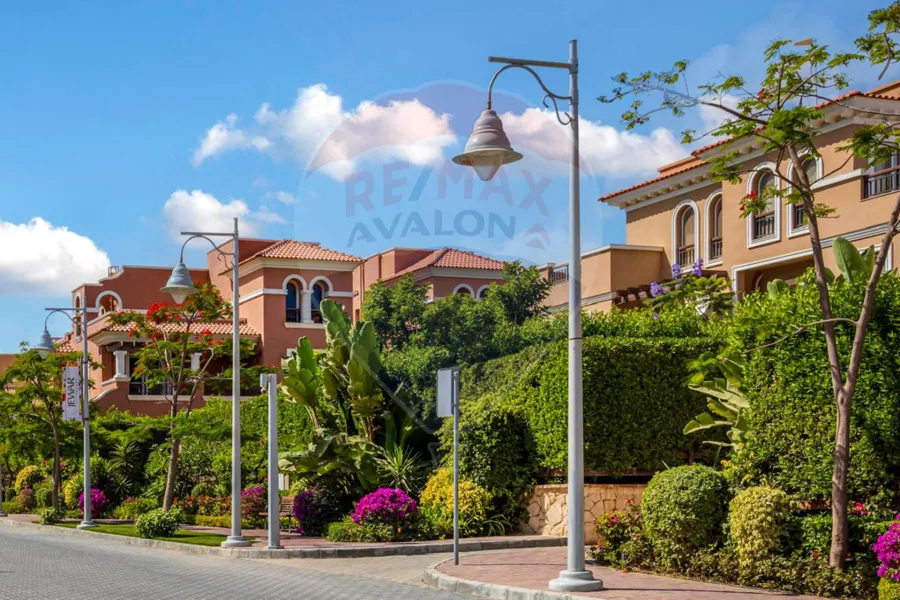 Twin house villa for sale 320 m King Mariout (Gewar)