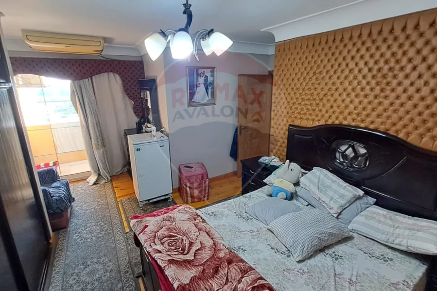 شقة للبيع 200 م مصطفي كامل (خطوات من كوبري كيروسيز سموحة)