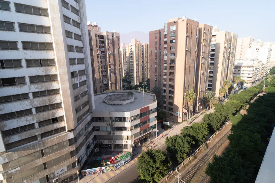 شقة للبيع 238 م رشدي (علي الترام مباشرة)