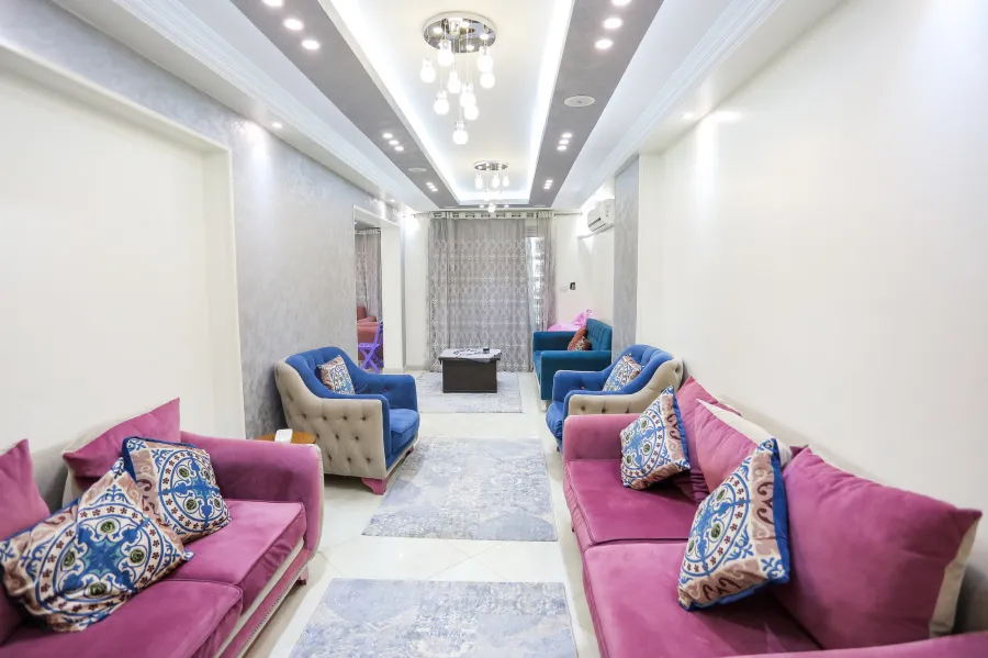 شقة للبيع 220م السرايا (3 نمرة من البحر)