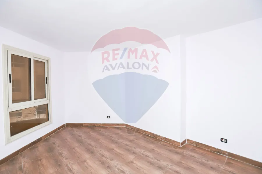 Apartment For Sale 140 m Almontaza (Royal Plaza Towers)