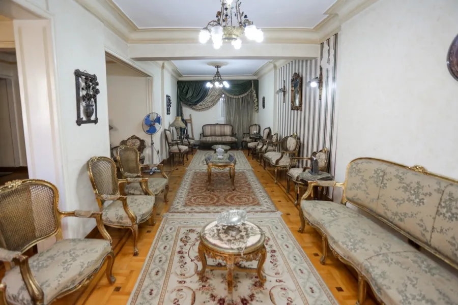 شقة للبيع 200م فلمنج (ش أبوقير)