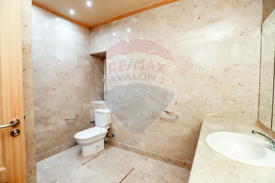 (شقة للبيع 550 م كفر عبده (  ميدان سان جينى _ عمارة اللوتس