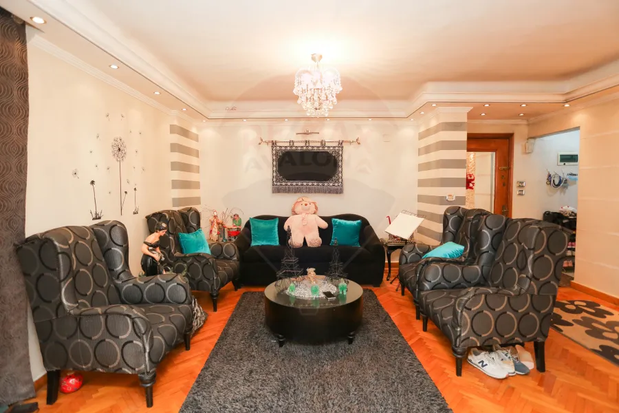 Apartment for sale 200 m Fleming (Branched Abu Qir St. - steps from the tram)