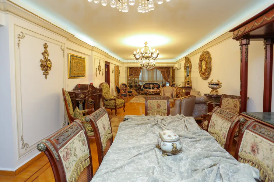 (شقة للبيع 186 م سموحة ( شارع بهاء الدين الغتورى