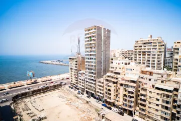 شقة للبيع 140 م لوران  (خطوات من البحر)