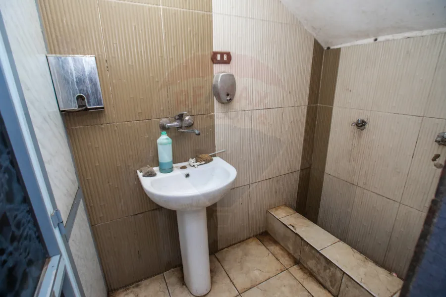 Car maintenance center for rent 200 m Abiss (interance abiss 2)