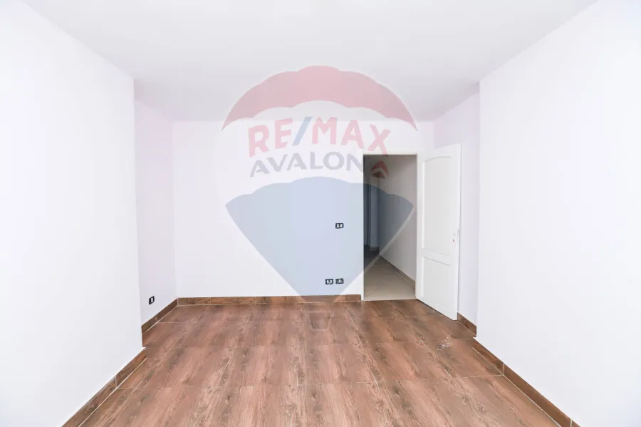 Apartment For Sale 140 m Almontaza (Royal Plaza Towers)