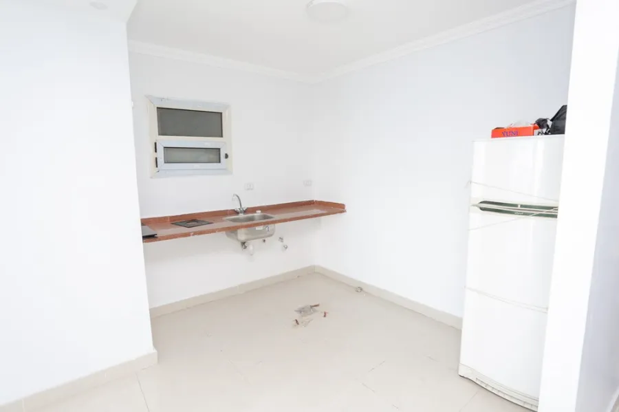 شقة للبيع 130م كامب شيزار- على البحر مباشرة