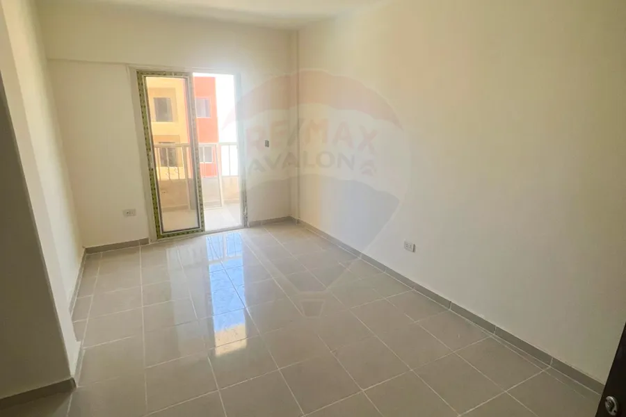 شاليه  + روف  للبيع الساحل (سيلا)