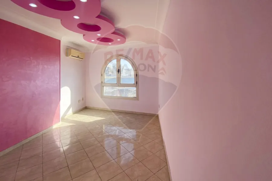 شقة للبيع 150 م ميامي (على البحر مباشرة)