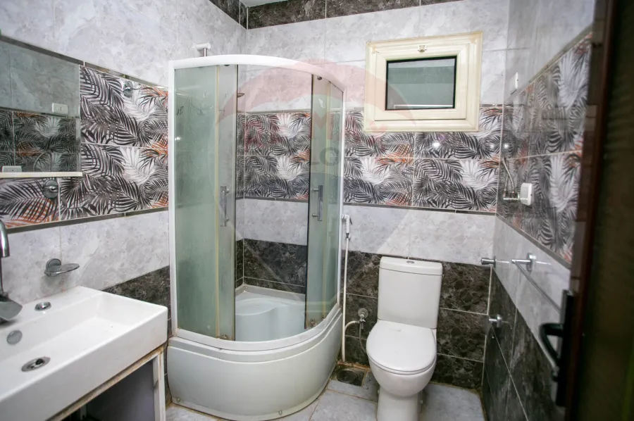 شقة للبيع 160 م ميامي (متفرع من ش جمال عبد الناصر)