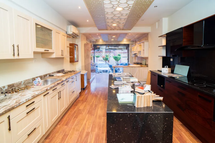 محل للبيع - مؤجر بعائد استثماري مميز - 102 م سموحة (ش توت عنخ امون)