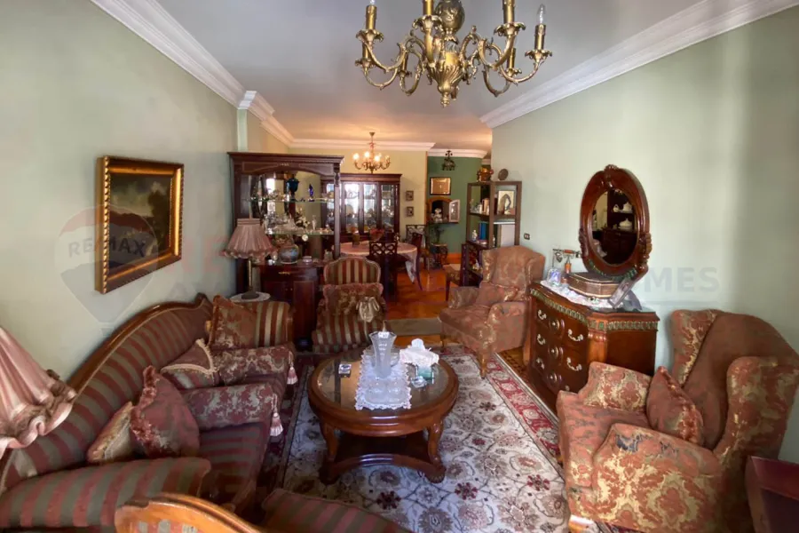 شقة للبيع 186 م سموحة (ش كمال الدين صلاح)