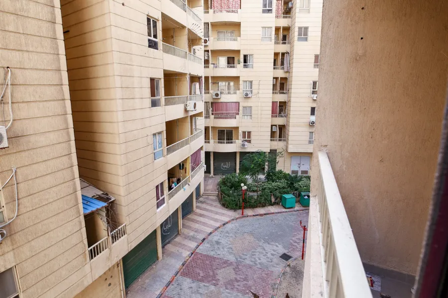 شقة للإيجار175م المنتزة (كمبوند جرين فيو)