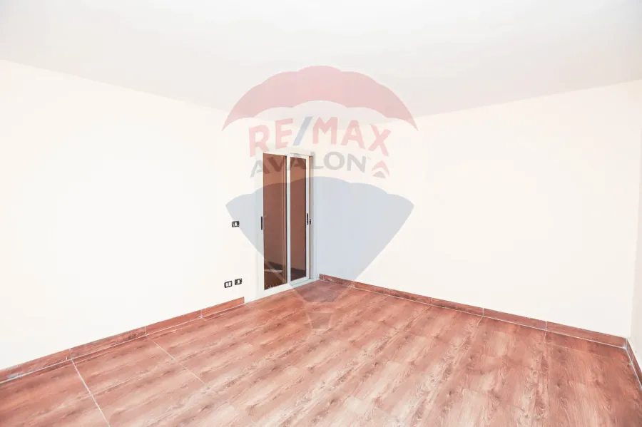 Apartment For Sale 140 m Almontaza (Royal Plaza Towers)