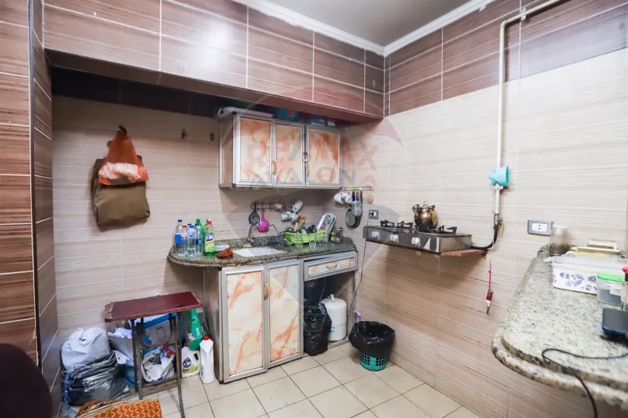 شقة اداري للبيع 300 م لوران ( ش ابو قير )