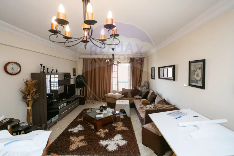 شقة للبيع 110 م العصافرة بحري (ش عبد الحليم محمود)