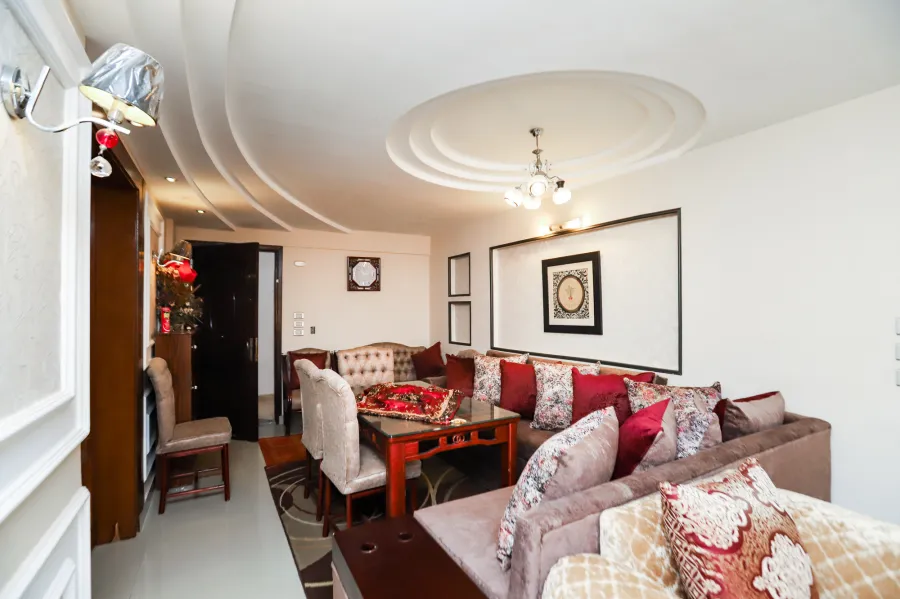 شقة للايجار مفروش  120 م سموحة (كومباوند فيروزة سموحة)