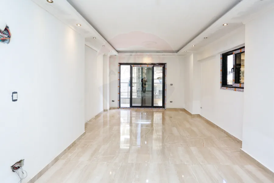 شقة إداري للإيجار 200 م كليوبترا (ش أبوقير)