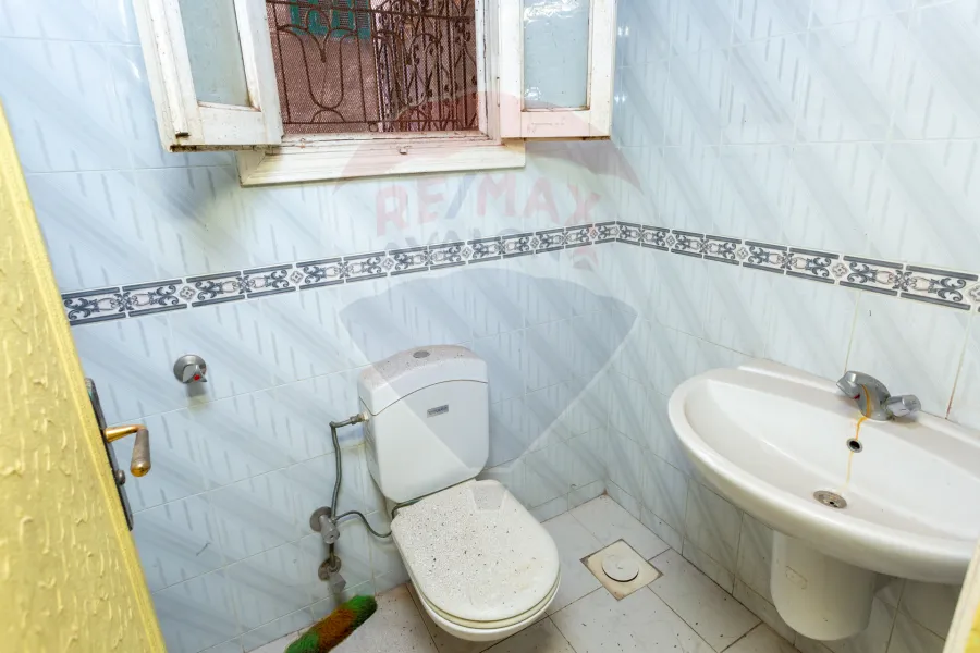 شقه للبيع 80 م جليم (ش الاذاعة)