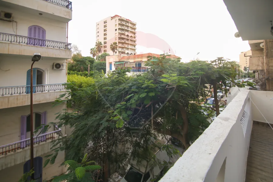 شقة للبيع 165 م كفر عبده (بجوارحديقة اللمبي)