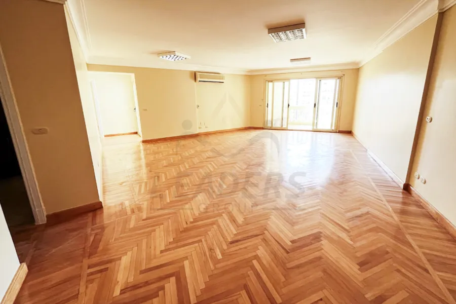 شقة للايجار 186 م سموحه (ش فوزي معاذ)