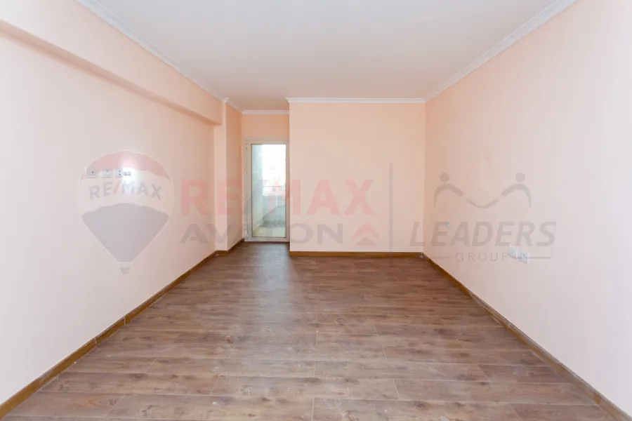 شقة للايجار 202 م سموحة (جراند فيو)