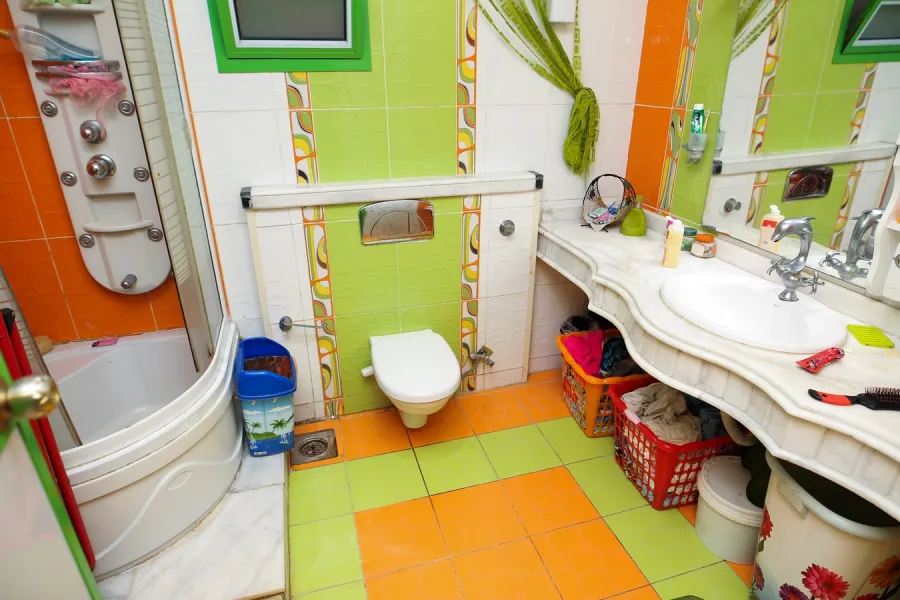 Apartment For Sale 190m Gleem (El-Ezaa St.- Steps From Abou Keir St.)