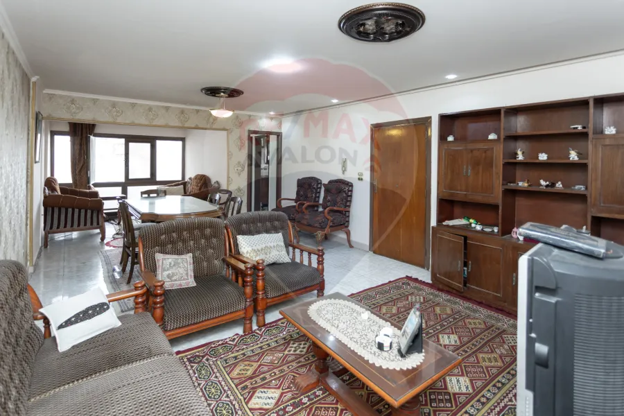Apartment for sale 120 m Tharwat (directly on the sea)