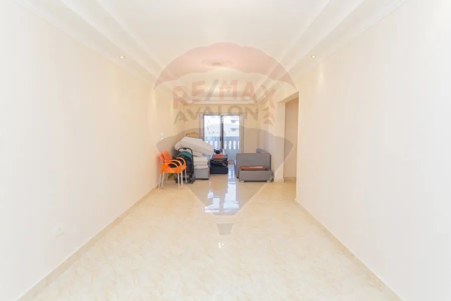 شقة للبيع 125 م سبورتنج (خطوات من البحر والترام)