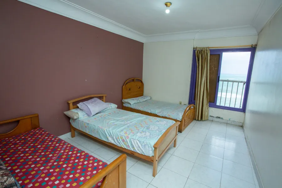 شقة للبيع 135م العصافرة (على البحر مباشرة)