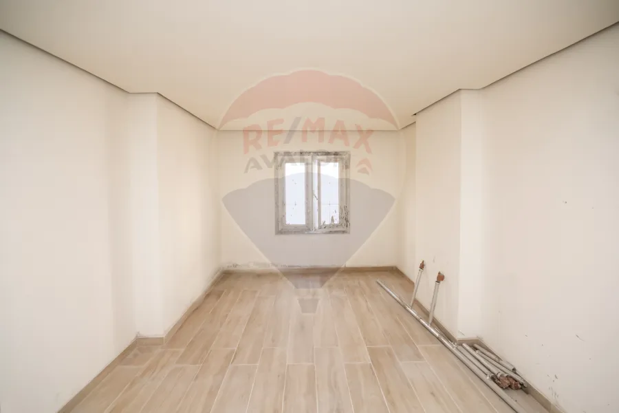 شقة للبيع 200 م سبورتينج (ش بور سعيد)