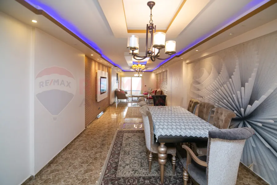 شقة للبيع 230 م سموحه (ش ذكي رجب)