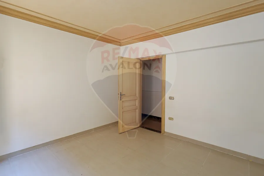 Apartment for Rent 270 m Kafr Abdo (intersection between Saint Genie and Sakina bant Al-Hussein)