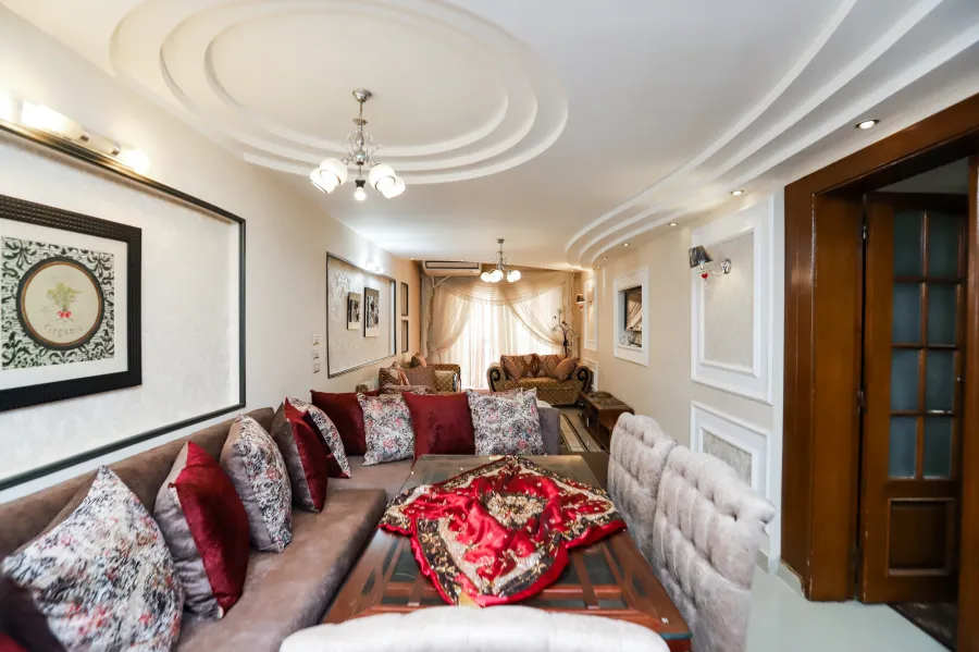 شقة للايجار مفروش  120 م سموحة (كومباوند فيروزة سموحة)